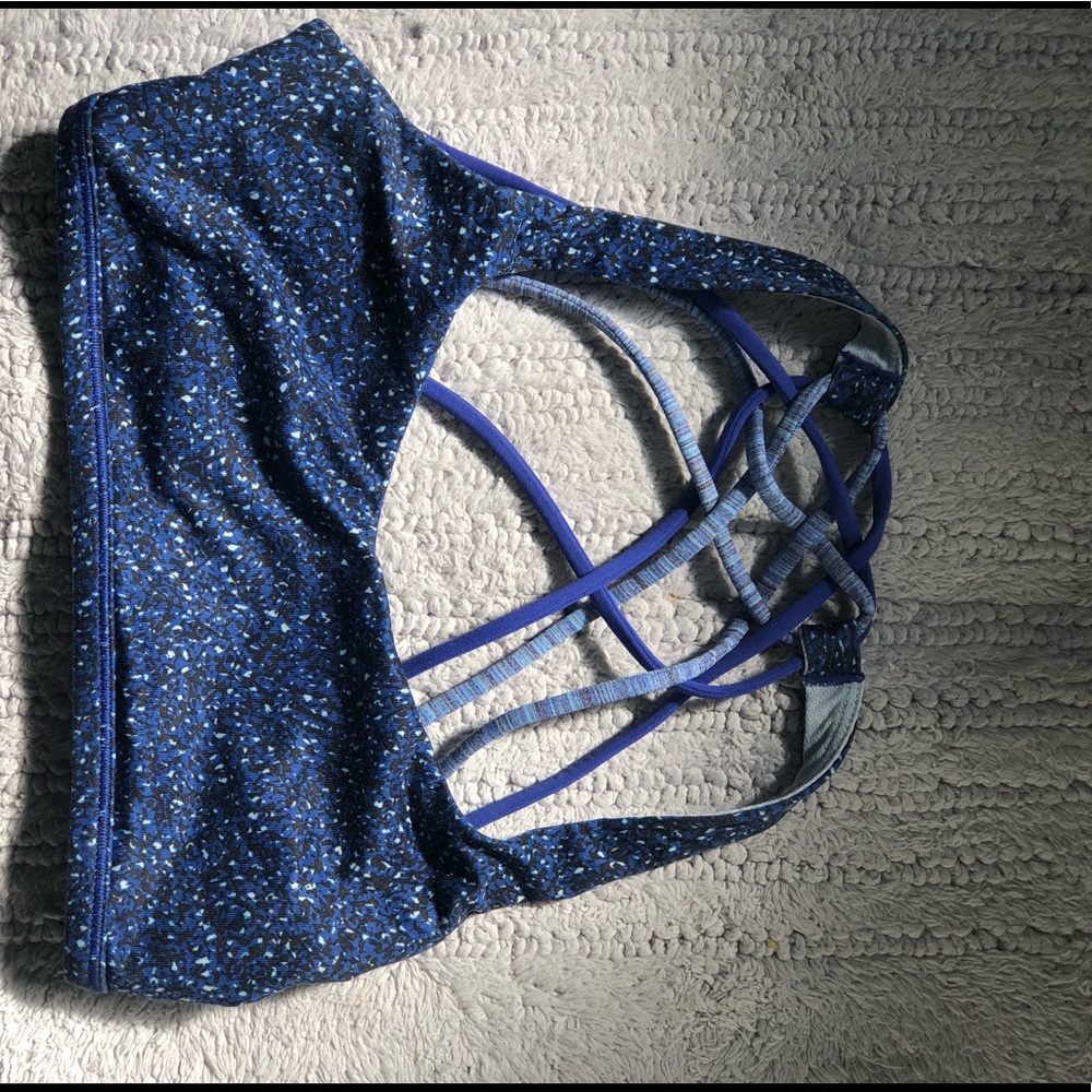 Lululemon sports bra